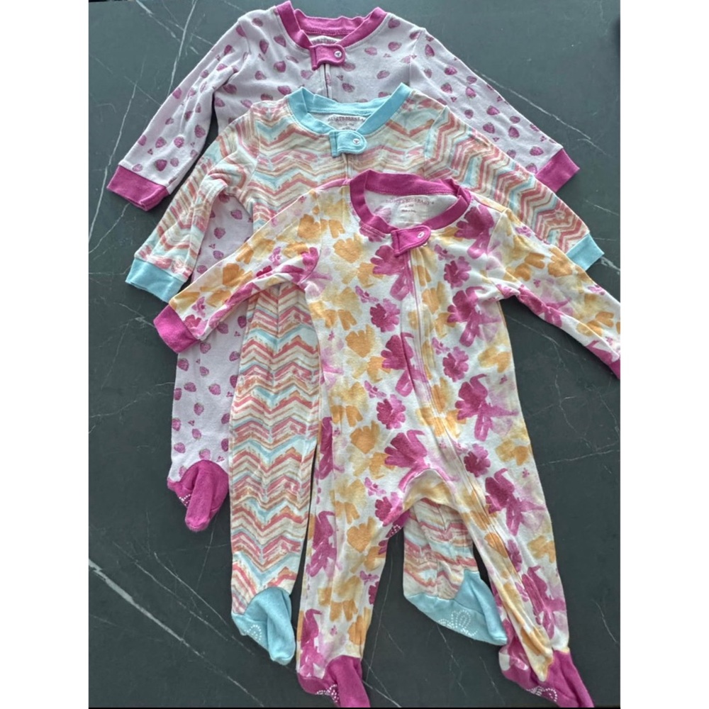 BUNDLE of Onesies and Socks (Baby)